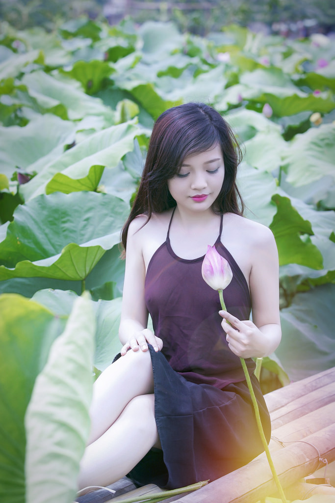 穿成女嬰從小就被c