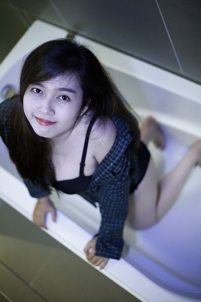 兩個人在線觀看免費(fèi)視頻