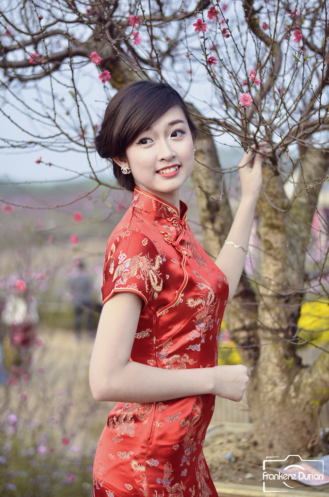 將舌頭伸入她兩腿間的花縫里動(dòng)漫