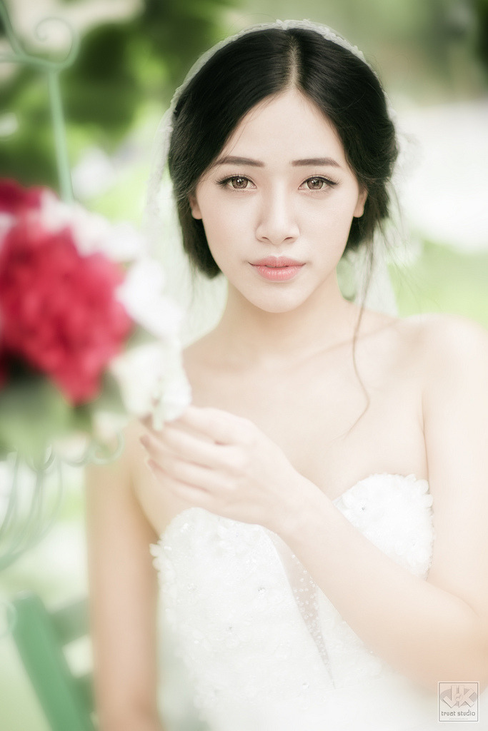 三個(gè)少婦按摩