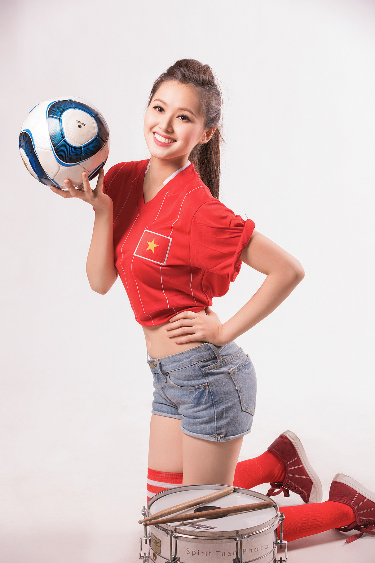 美女獄警電影免費(fèi)完整版